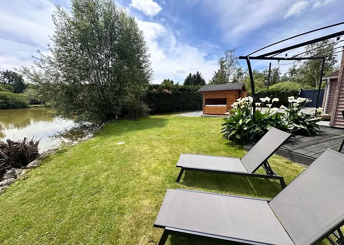 Le Rosie Au Bord Du Avec Jacuzzi Prouilly